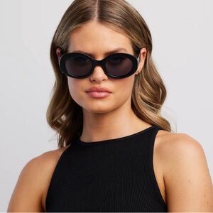 Reality Eyewear Black Oval Sunglasses